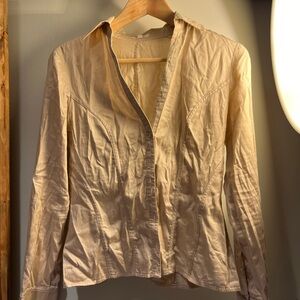 Dika button up